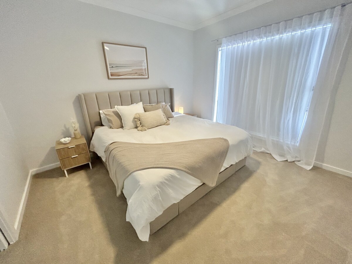 เตียงใหญ่พร้อมห้องน้ำในตัว