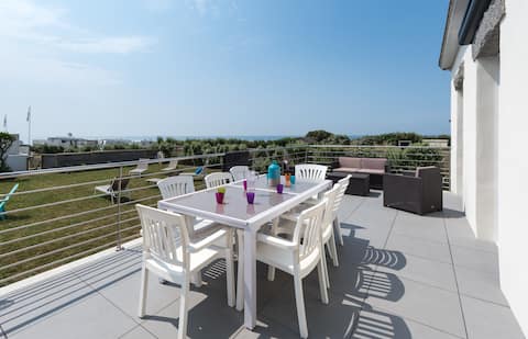 Tipoz'immo-sea view house with pedestrian access