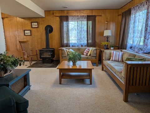 Fun on Farm: Goats + Forests + Gardens - Pizza?!?