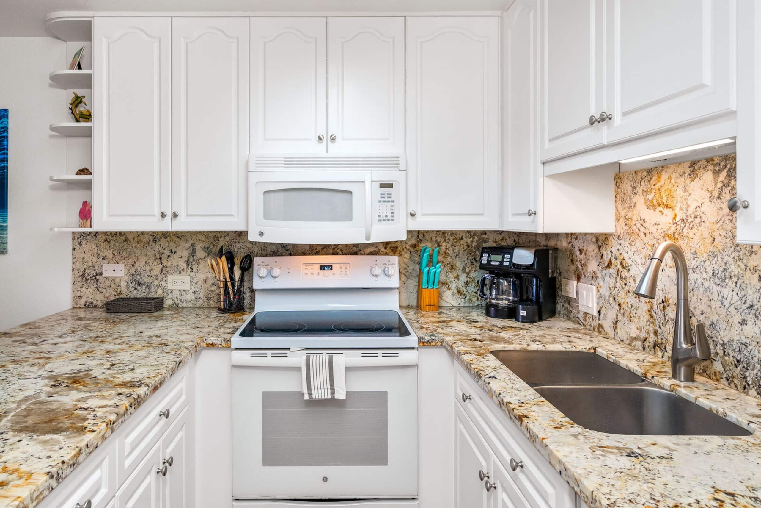 Condo in Kihei · ★5.0 · 2 bedrooms · 3 beds · 2 private baths - Image 2