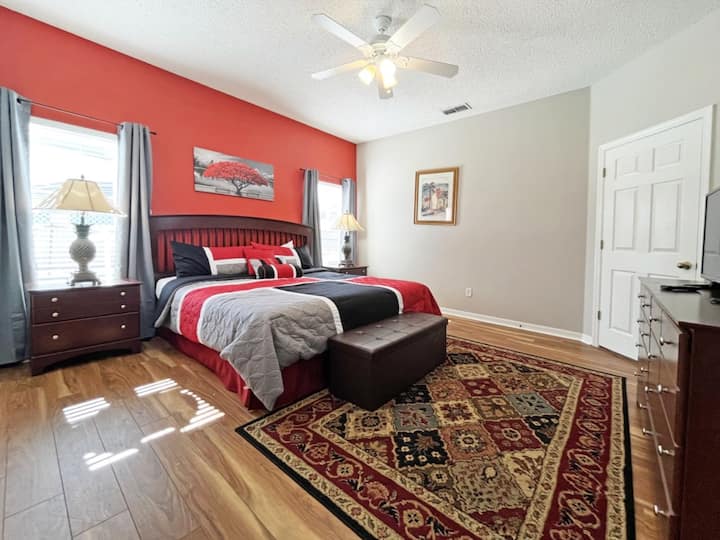 11-Master King Bedroom.jpg