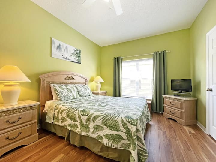 22-Tropical Queen.jpg