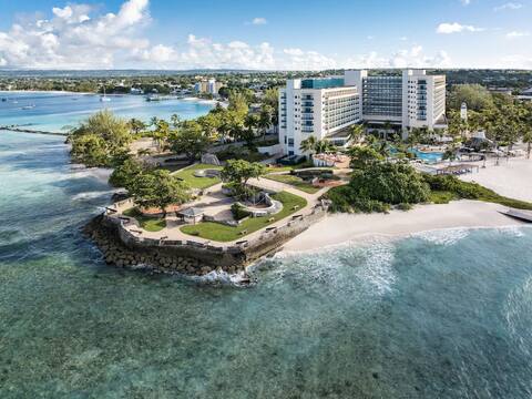 4 Suites in Oceanfront Resort w/ Full-service Spa