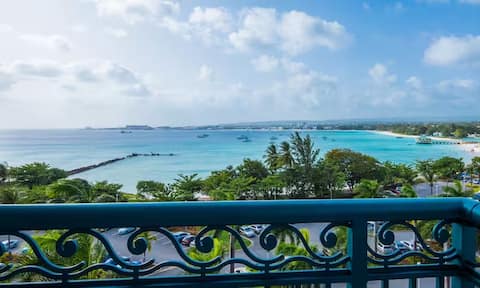 3 Scenic Suites Ideal for a Beach & Spa Getaway