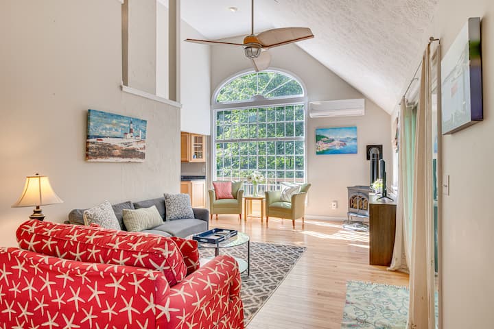 1/2 Mi To Ogunquit Beach: Maine Home W/ Deck! - Ogunquit, ME