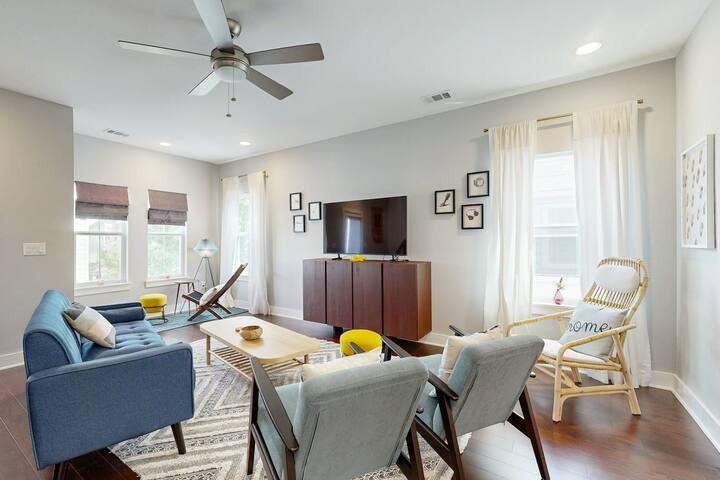 3BR modern townhome in the heart of Austin, TX gallery image 4