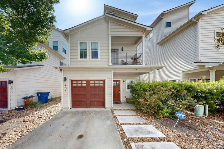 3BR modern townhome in the heart of Austin, TX gallery image 3