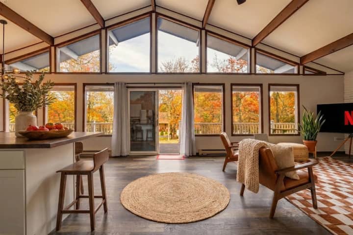Modern Poconos Retreat: Heated Gazebo & Work-space - Pocono Lake, PA