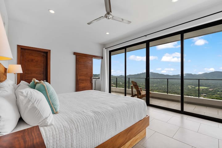 חדר שינה מס' 3 - מיטת קינג עם חדר רחצה צמוד