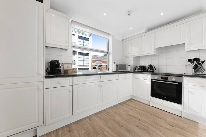 Mayfair Mews Apartment- 2 Bed (4) gallery image 2