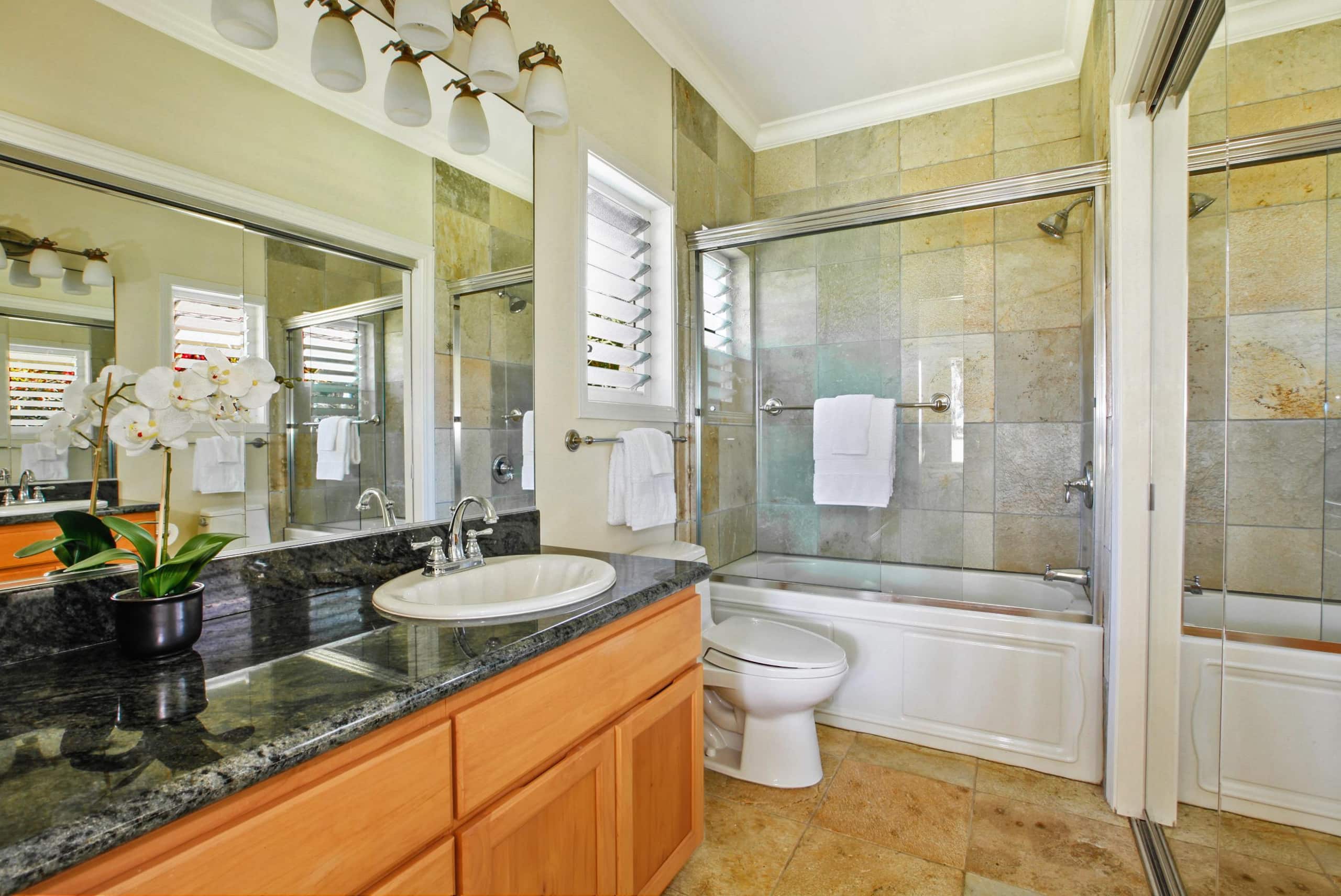Home in Princeville · ★4.64 · 4 bedrooms · 5 beds · 3.5 private baths - Image 15