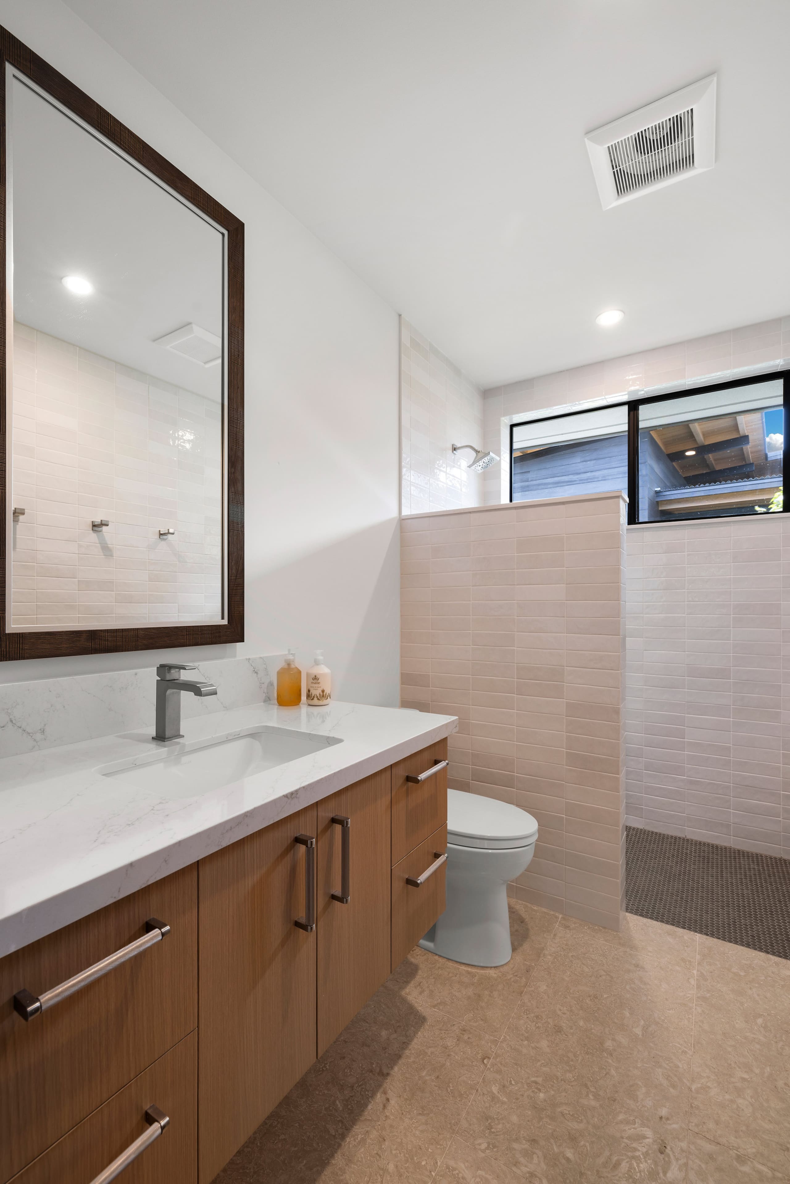 Home in Waimea · ★4.67 · 4 bedrooms · 5 beds · 4.5 baths - Image 36
