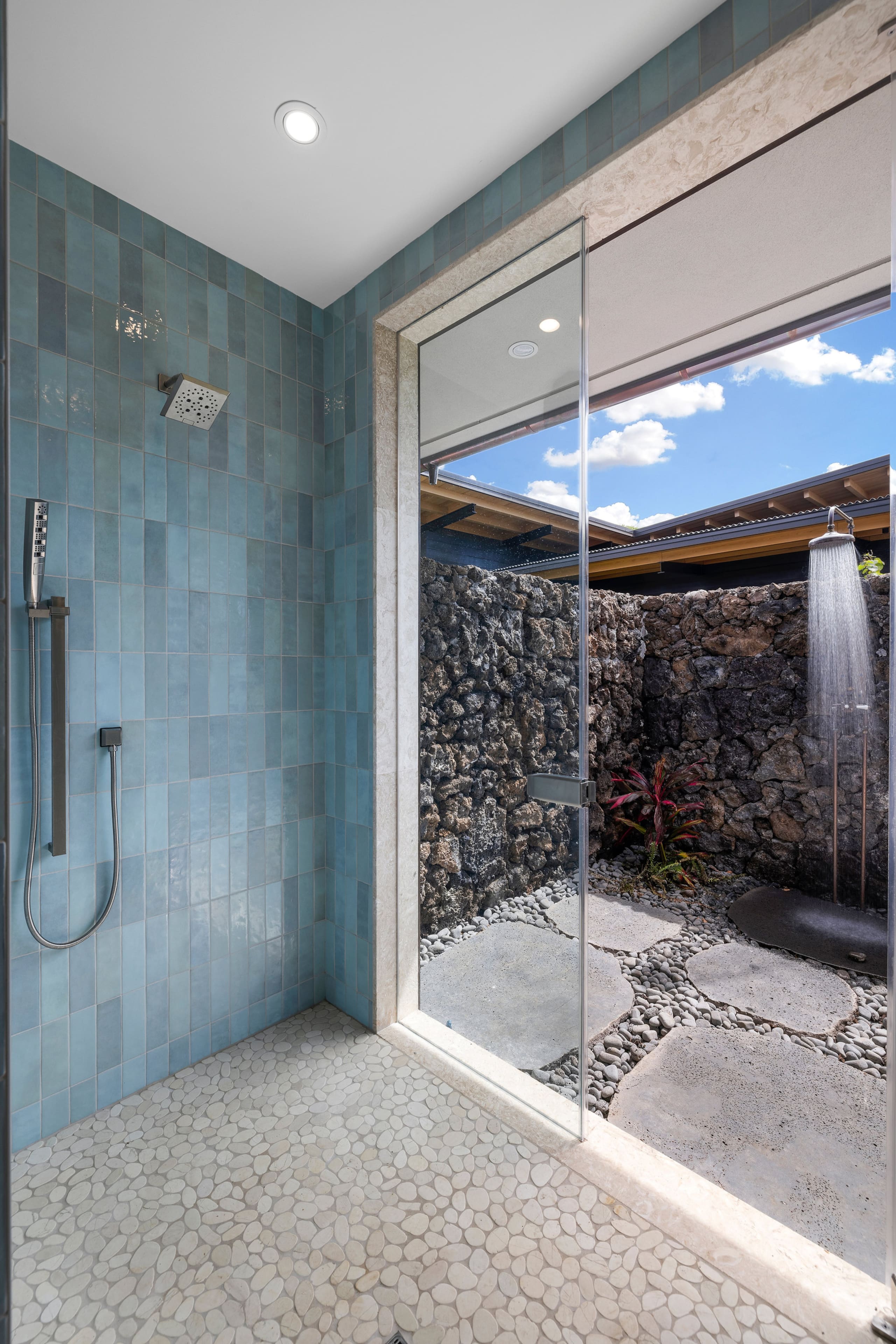 Home in Waimea · ★4.67 · 4 bedrooms · 5 beds · 4.5 baths - Image 25