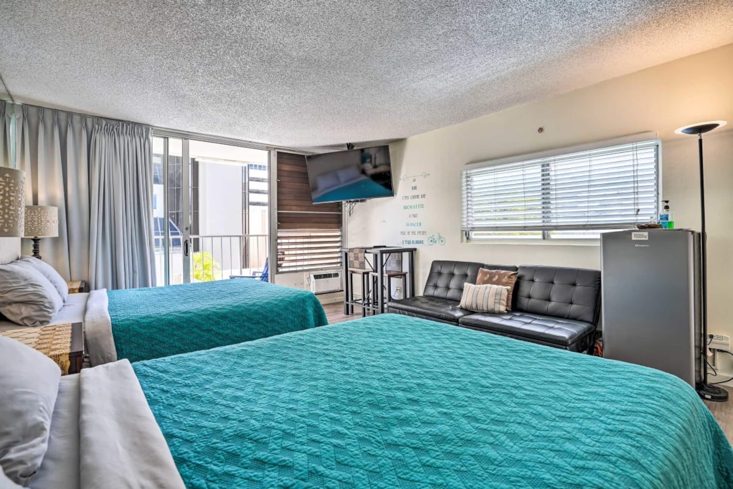 4th floor Marine Surf Studio with 2 queen beds - Image 2
