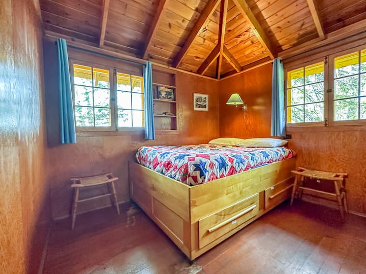 Spálne 2 a 3 sa nachádzajú mimo obývacej izby.