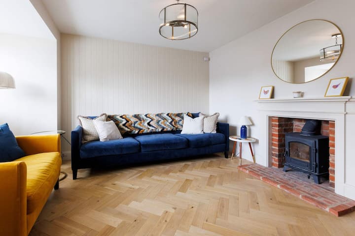 Chic 4-bed Coastal Retreat In Heart Of Bosham - West Sussex