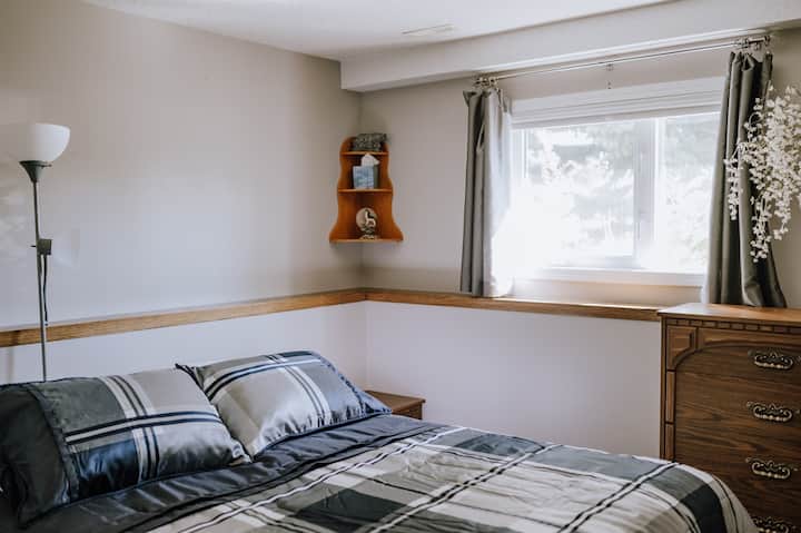 Ცალკე საწოლი ქვევით, 152 × 203 სმ