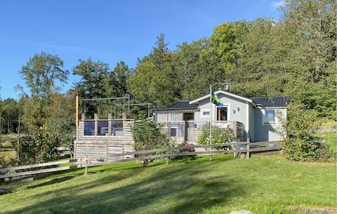 Cozy home in Tranås with lake view
