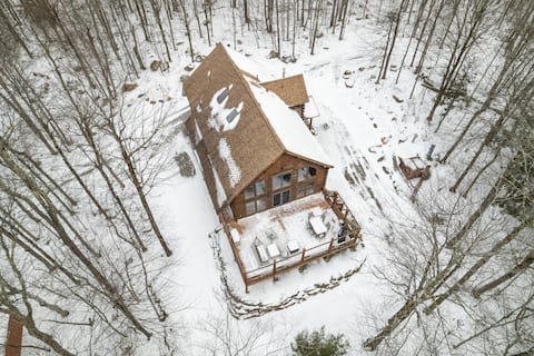 Serene 3-BR Berkshires Log Cabin