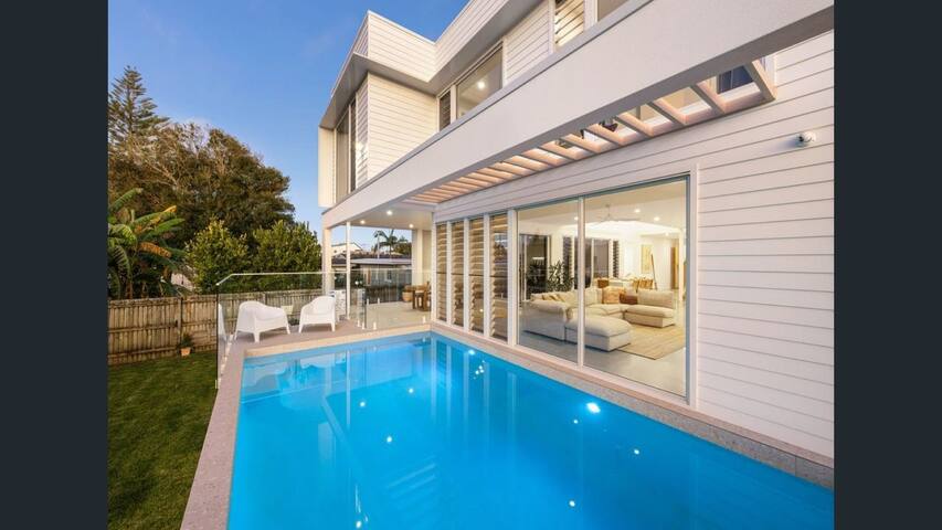 47 Theresa Street Golden Beach gallery image 2