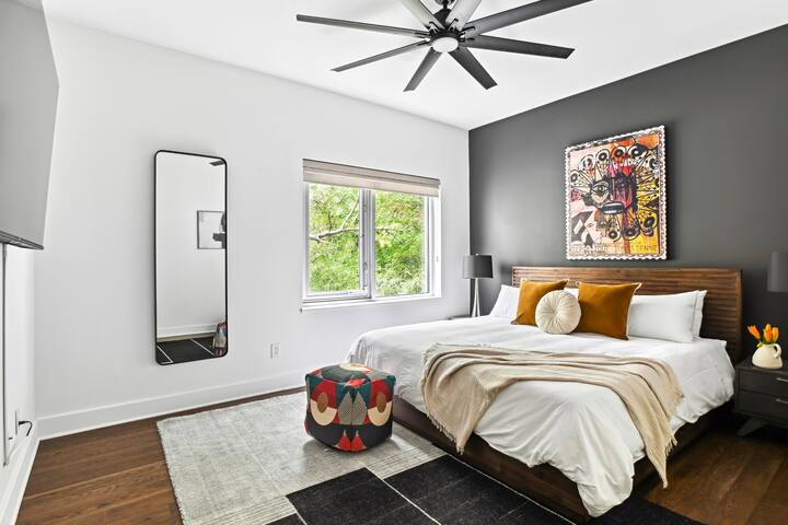 Luna De Lenox- 5BR Designer Gem, Pool, Sleeps 10