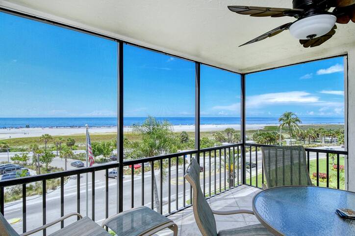 Crescent Royale Condominiums managed Airbnb listing 3