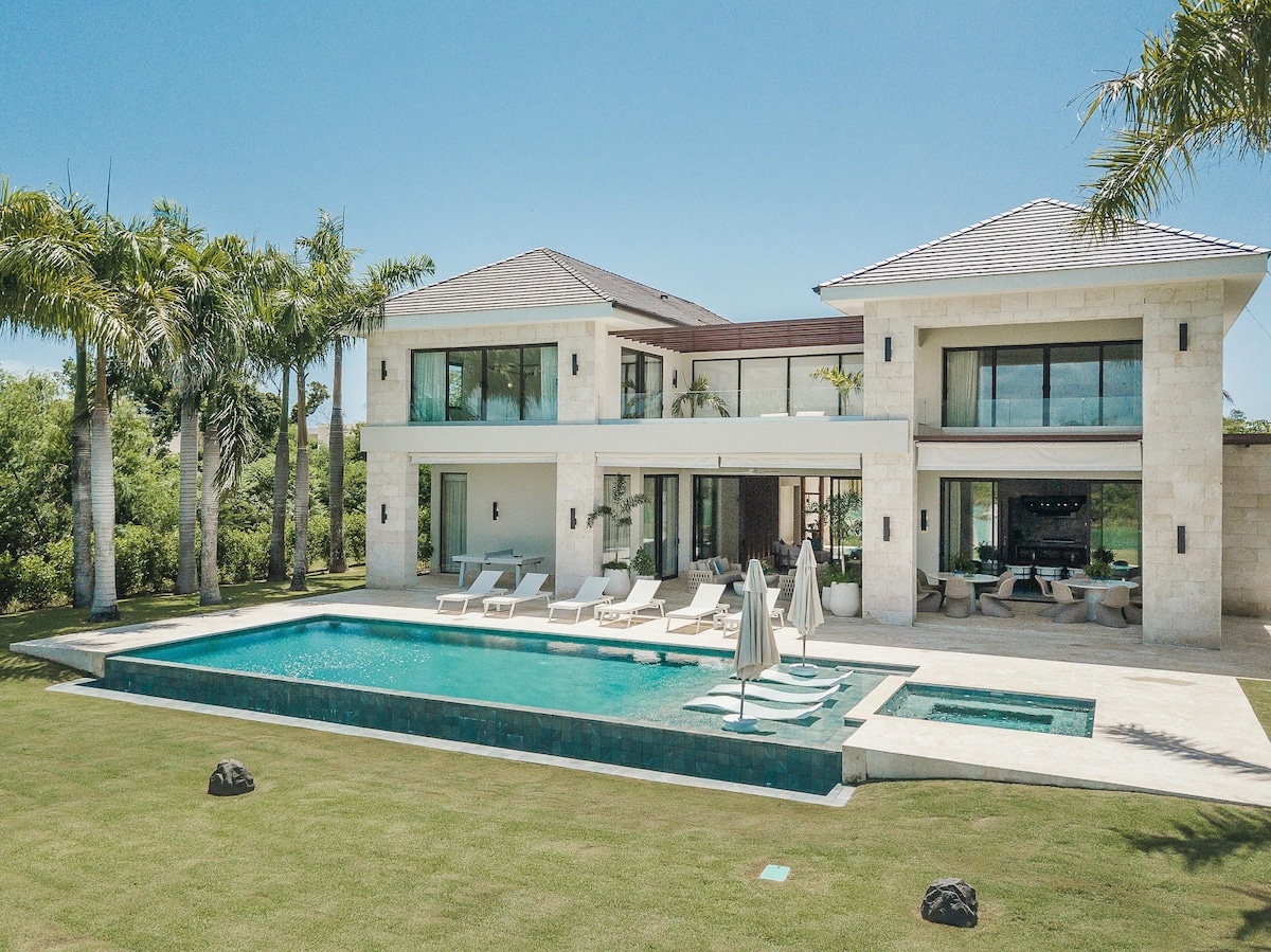 Mangle 15 - Impresionante villa nueva frente al lago - Villas en ...