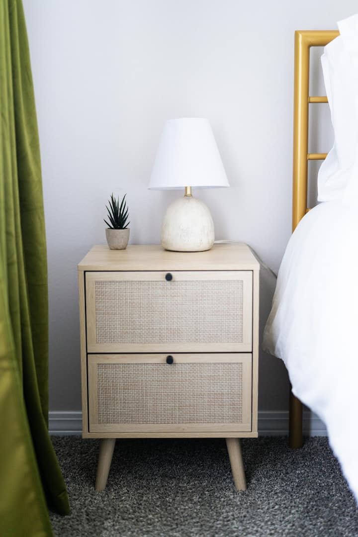 Doux, ambiance chaleureuse ✨ Le compagnon de chevet idéal pour des nuits reposantes et des matins de rêve