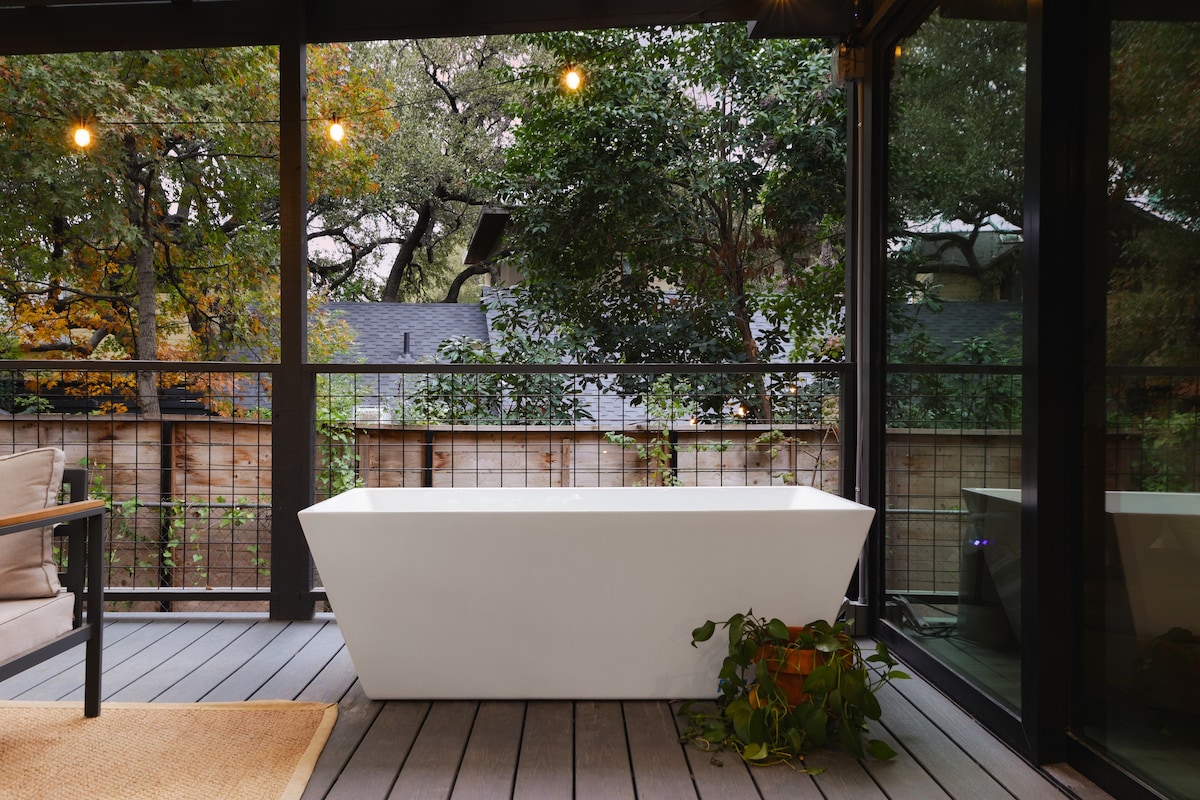 Relaxing Wellness Escape with Sauna & Cold Plunge