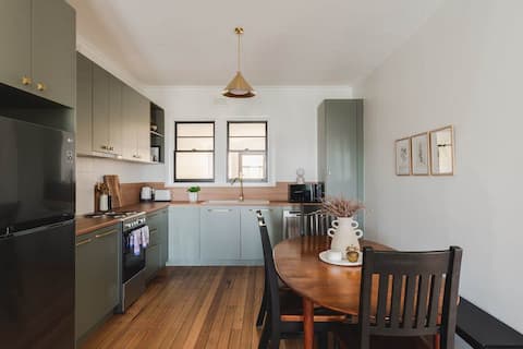 Modern 3-Bed Coastal Escape