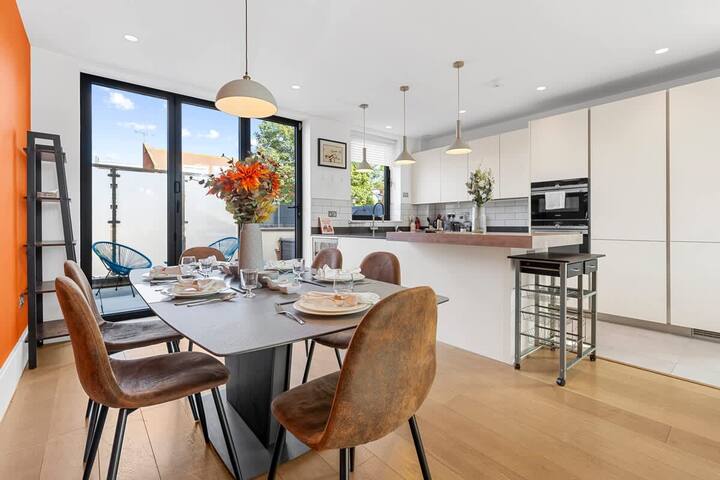 Stylishly Designed 4 Bedroom Home gallery image 4