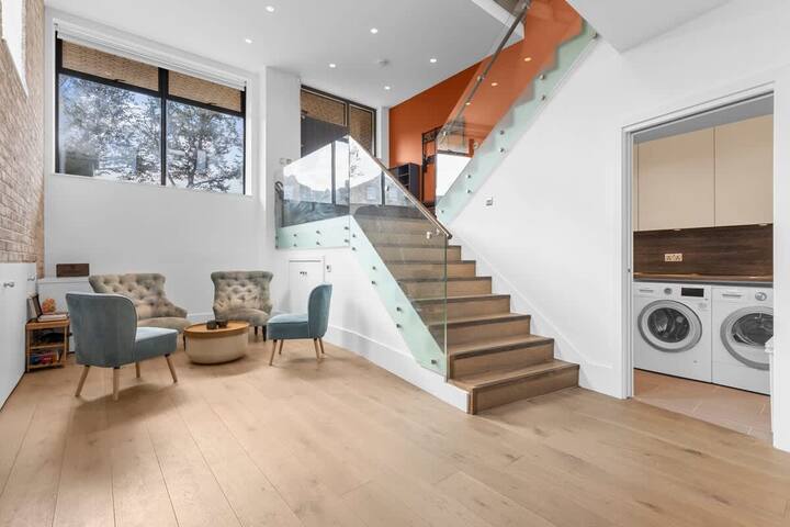 Stylishly Designed 4 Bedroom Home gallery image 5