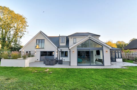 Stunning large modern house in Cock Green Dunmow