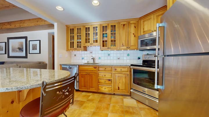 Landmark 102 - 2 Bedroom Platinum - Vail, CO