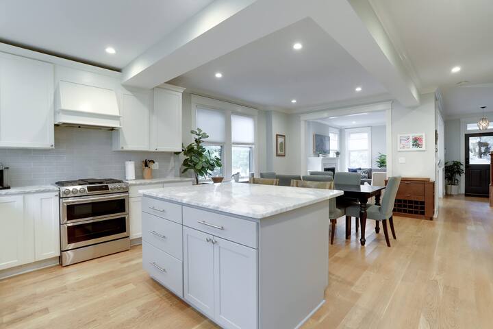 Sojourn’s Capitol Hill Charmer Superb for Families gallery image 5