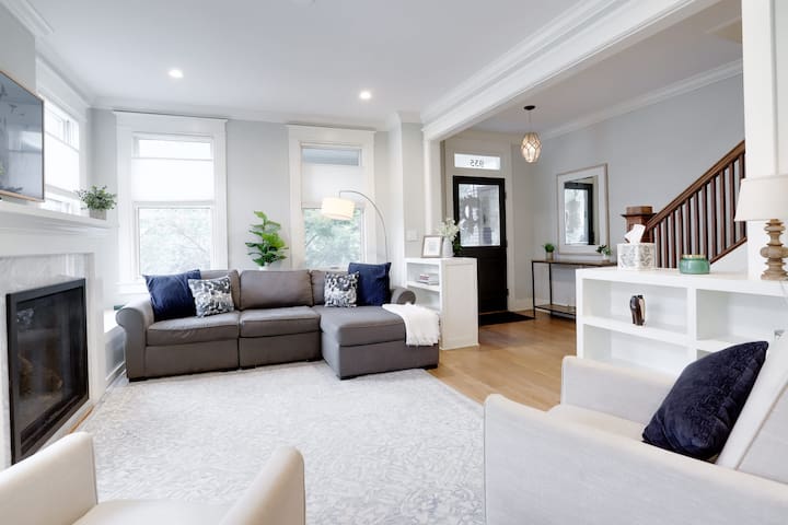 Sojourn’s Capitol Hill Charmer Superb for Families gallery image 2