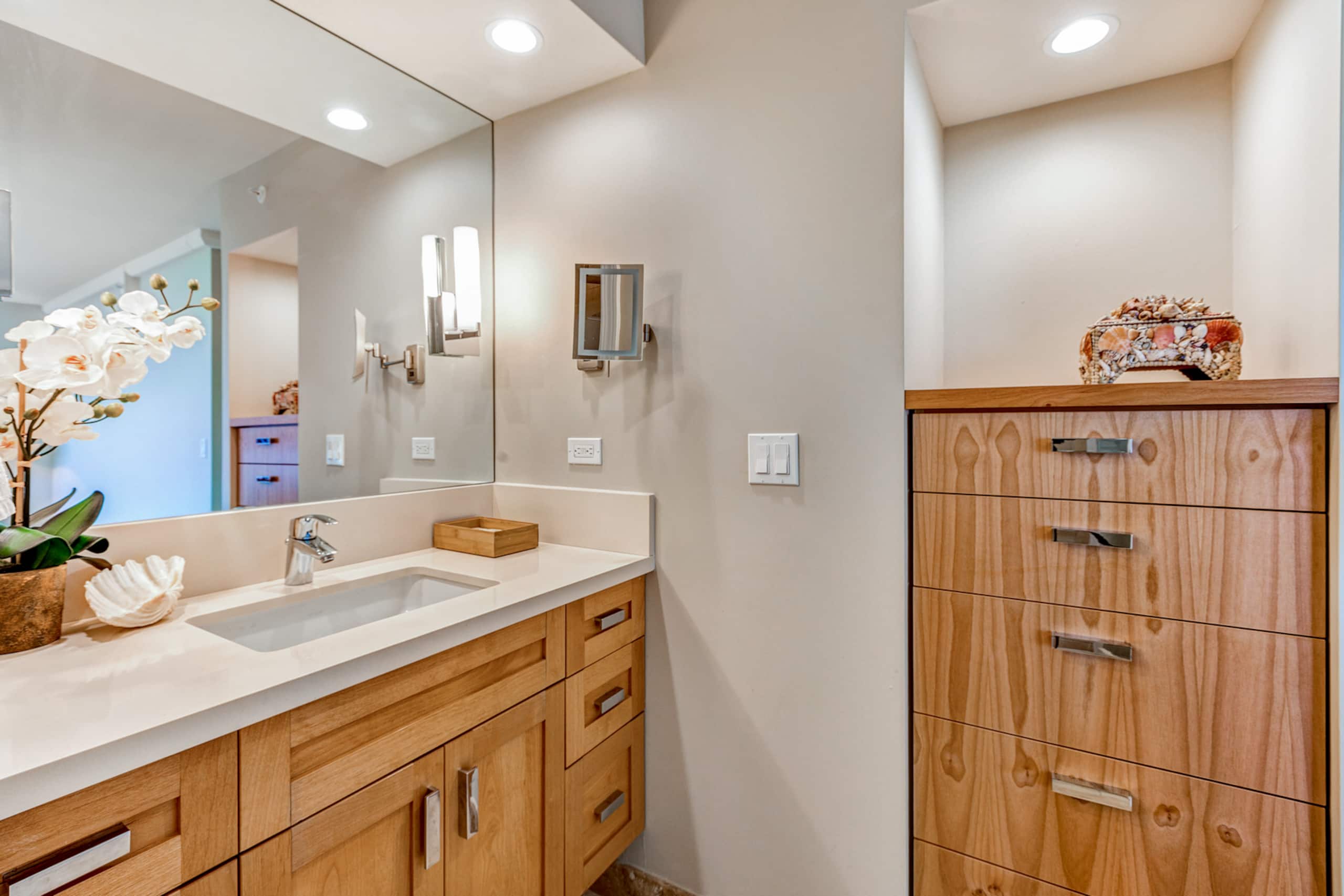 Mahana 1119 Summer Fun at Luxurious OceanFront 2BD - Image 33