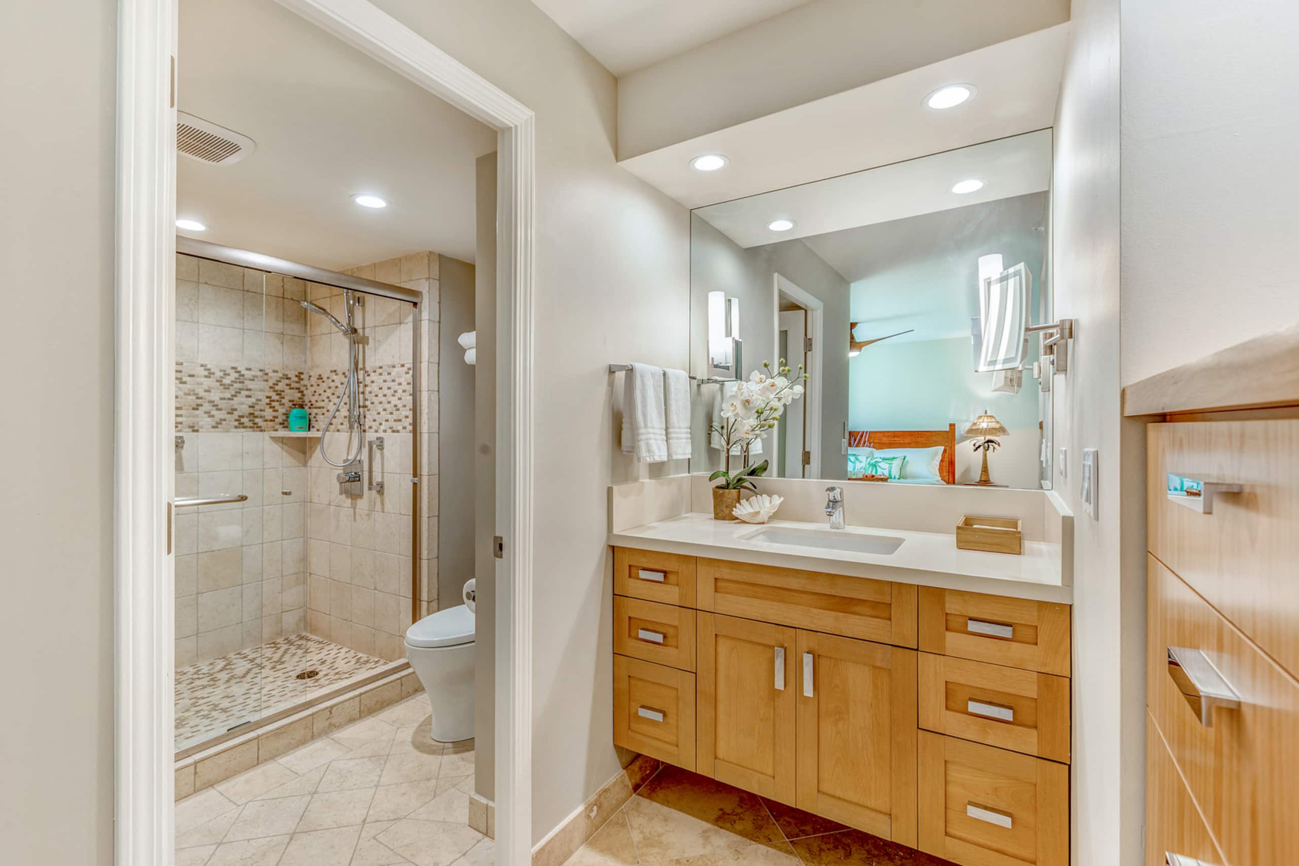 Mahana 1119 Summer Fun at Luxurious OceanFront 2BD - Image 31