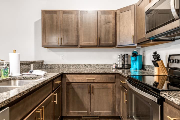 Spacious Townhome Retreat - O'Fallon, MO