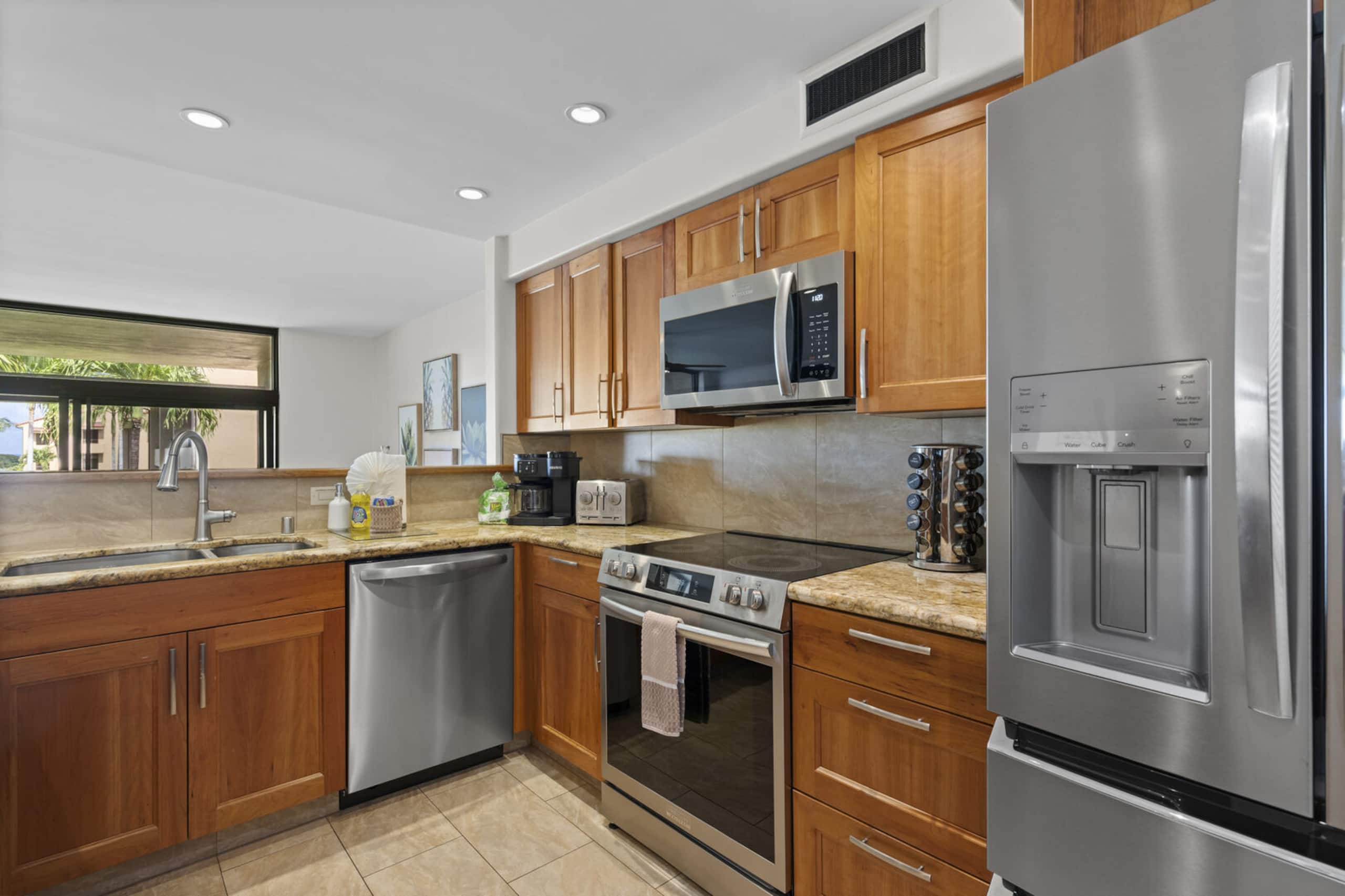 Home in Lahaina · ★4.86 · 2 bedrooms · 2 beds · 2 private baths - Image 11