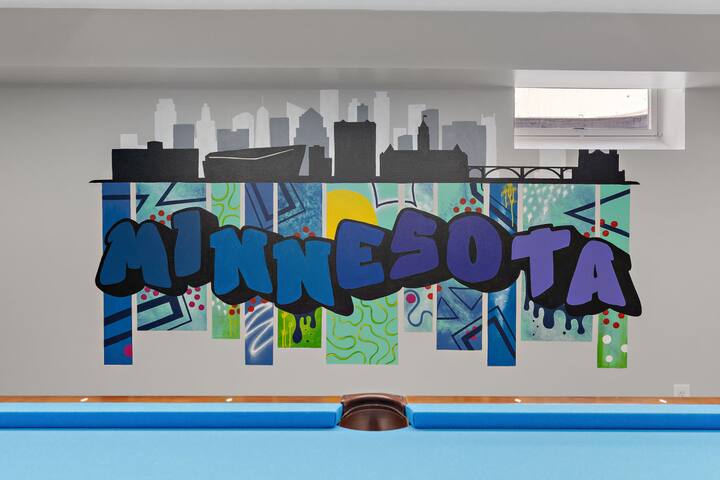 Ultimate Retreat Hot Tub, Games & MOA Minutes Away gallery image 2