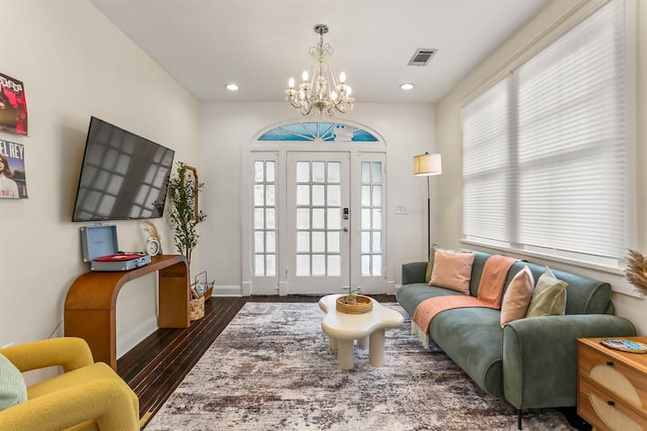 Moss & Pastel Petals | Designer 6BR Mid-City Duple