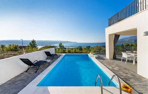 Cozy home in Rovanjska