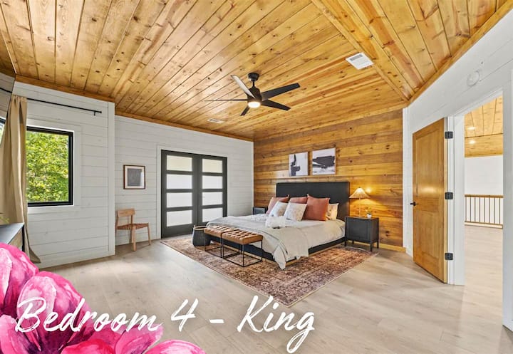 Თქვენი მყუდრო დასვენება გელით, რომელიც სავსეა დიდი საწოლით და ტყის მადლით – იდეალური დასასრული იდეალური დღისთვის.