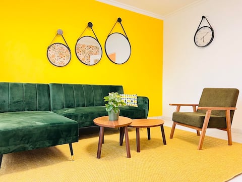 Bright, Quiet, Parking & Tram