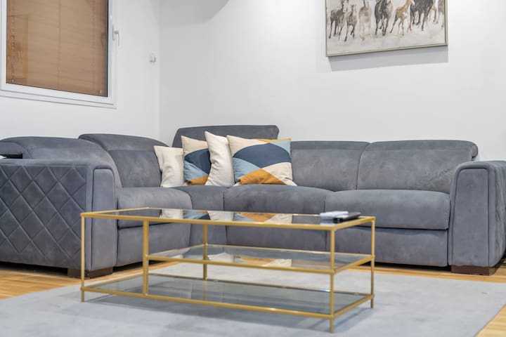 Charming Mayfair Home with Modern Comforts