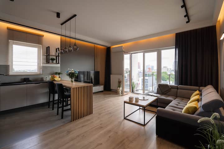 Lumina | Lux 2BR Apart with Parking | AC | Balcony