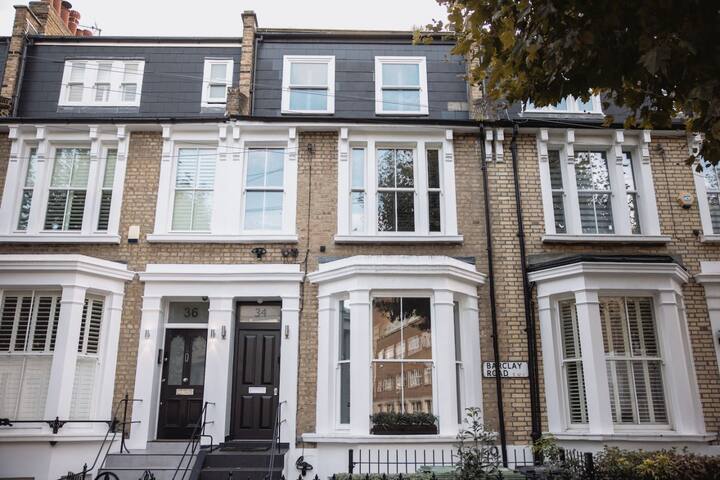 Elegant & Stylish Fulham Maisonette with Terrace gallery image 3