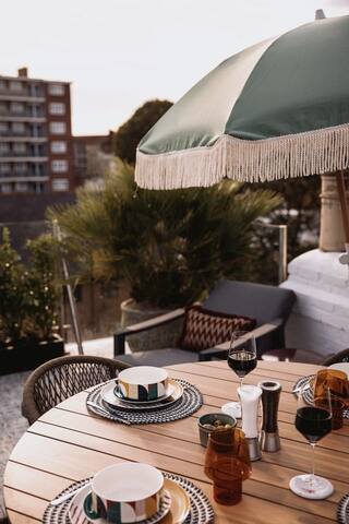 Elegant & Stylish Fulham Maisonette with Terrace gallery image 5