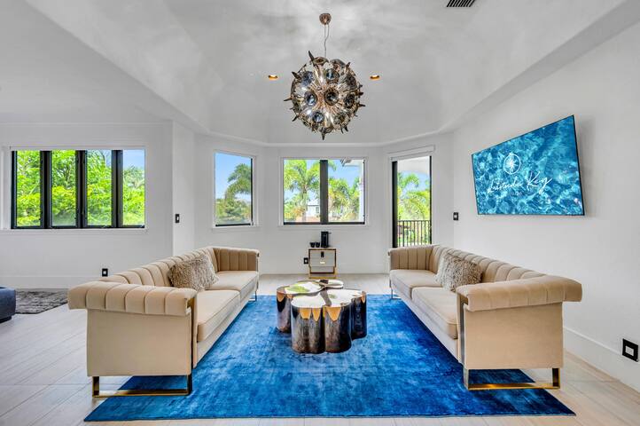 Las Olas Isles | Waterfront Villla | Isle Key